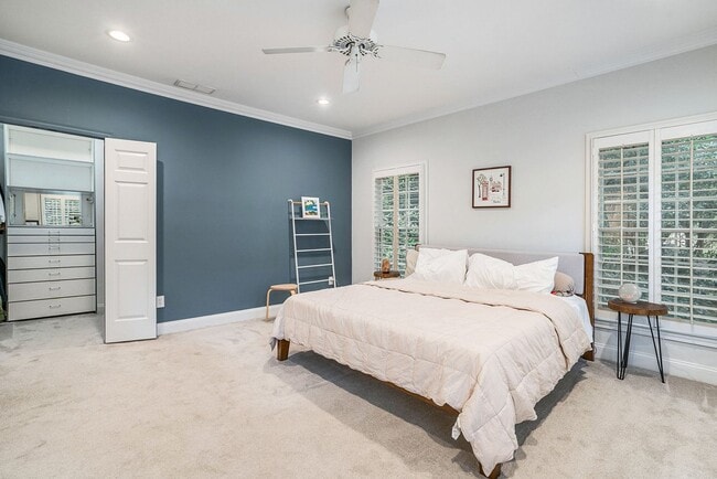 Building Photo - Luxury Townhome Where Midtown Meets Buckhead