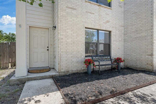 Building Photo - 1814 Grassland Dr
