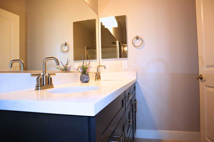 Building Photo - 1928 Ballard Bay Pl