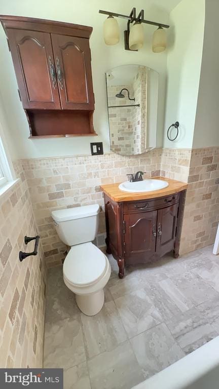 Building Photo - 4012 Woodland Dr