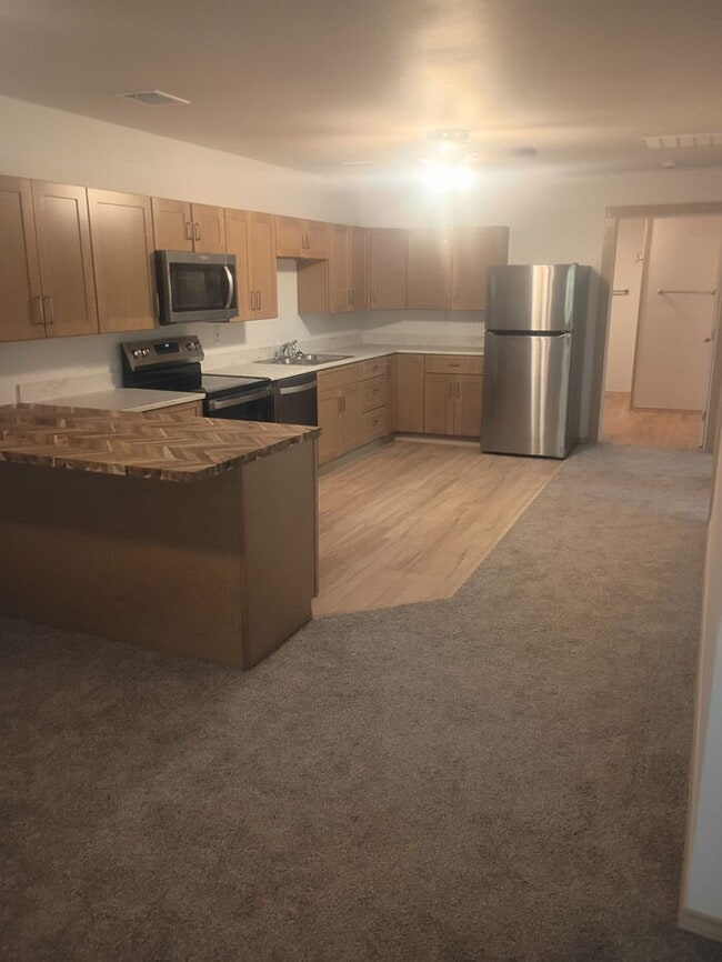 Building Photo - This one has it ALL! Rare with privacy and views! Large shed and truck/boat storage!