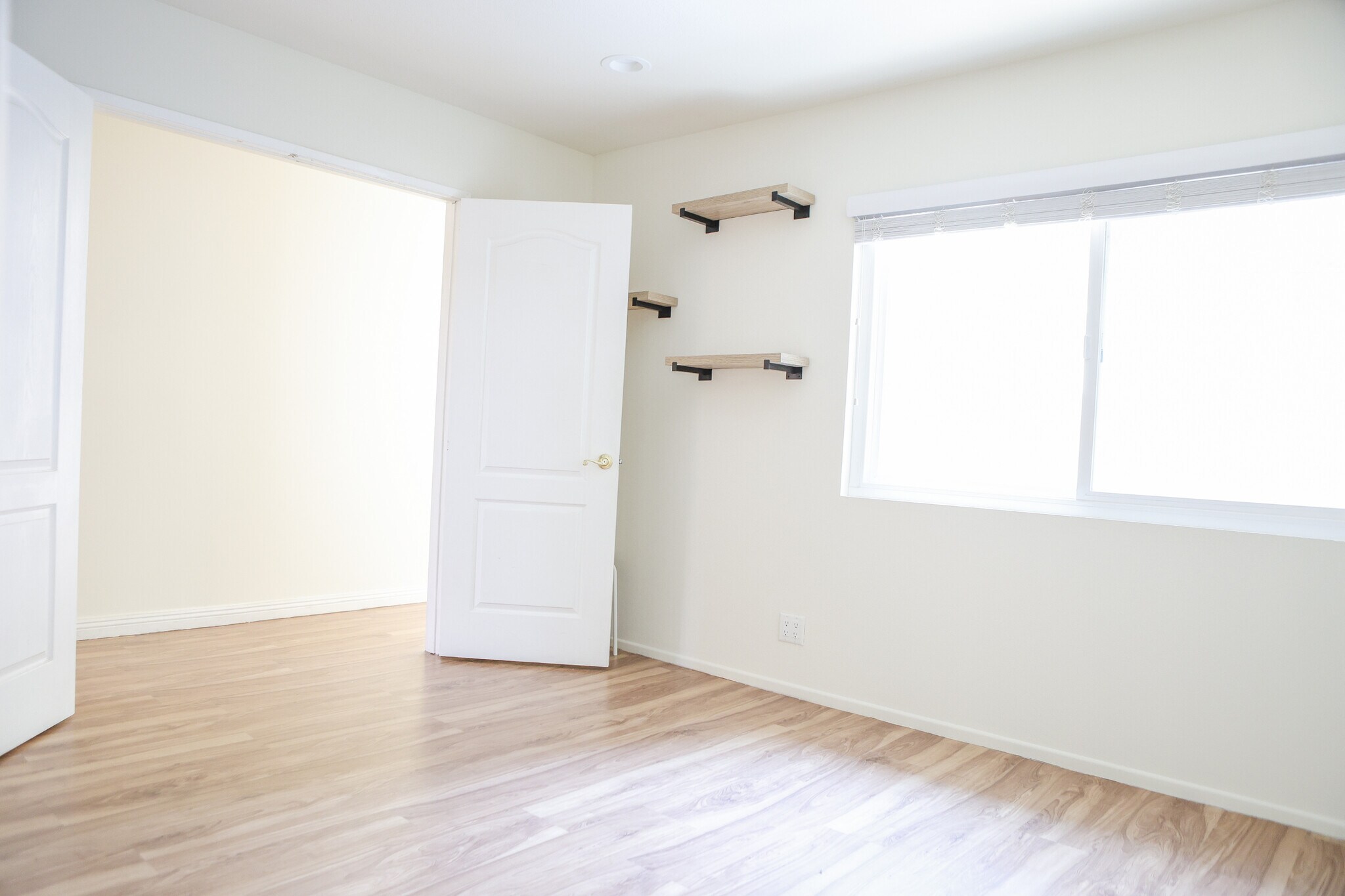 Building Photo - 23328 Alamos Ln