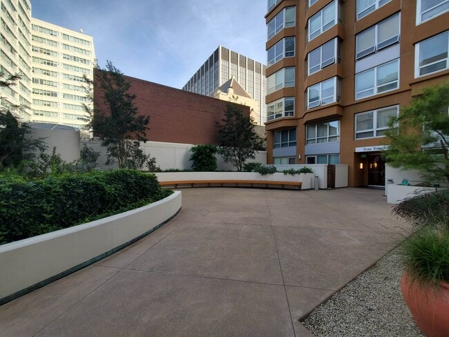 Building Photo - 750 Van Ness Ave