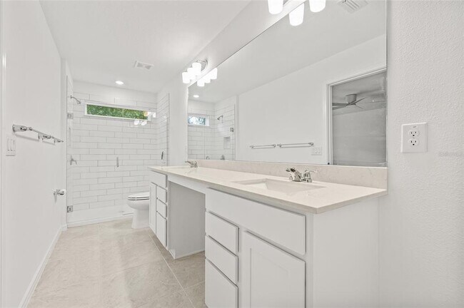 Building Photo - 13161 Stillmont Pl