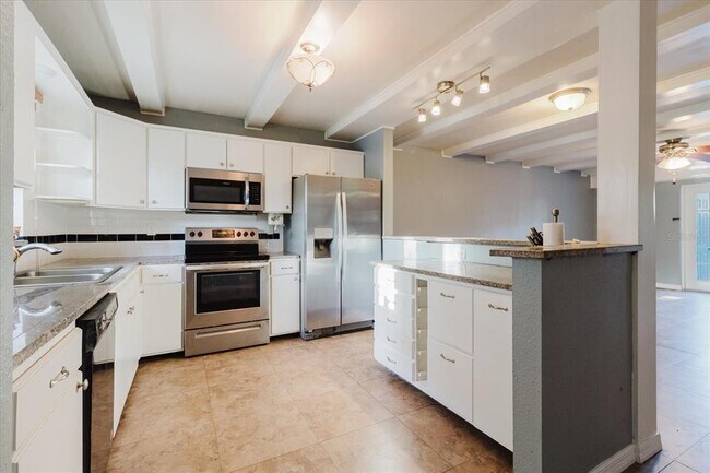 Building Photo - 14419 Americana Cir