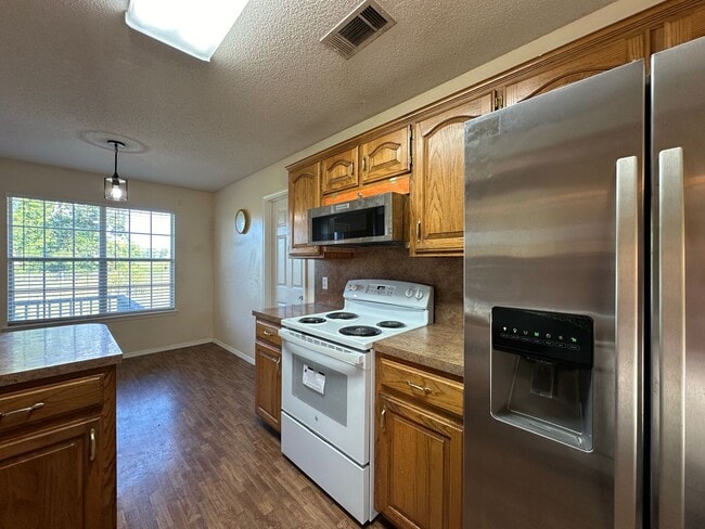Building Photo - 2713 S.87th Drive-