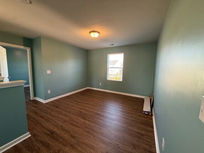 Building Photo - 4 Bedrooms, 3 Bathrooms - Home in West Rome!