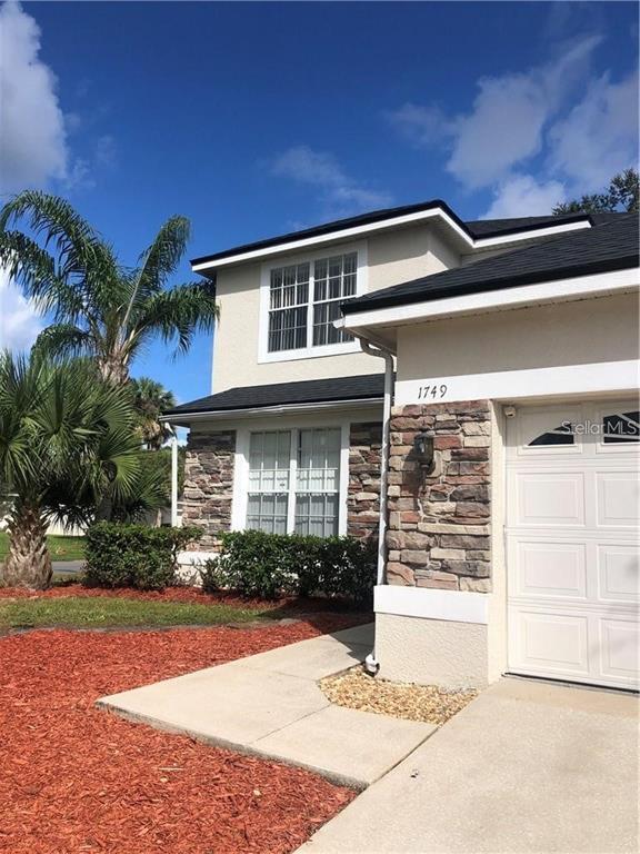 Building Photo - 1749 Golfview Dr