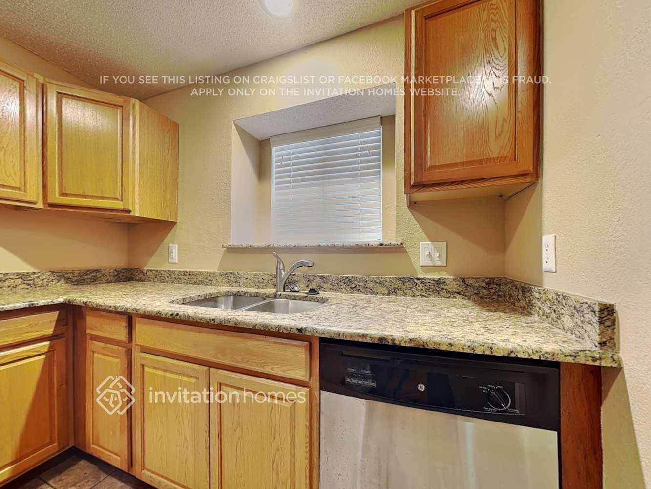 Building Photo - 2650 Fairmont Dr