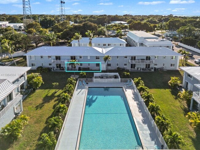 Building Photo - 40 High Point Rd