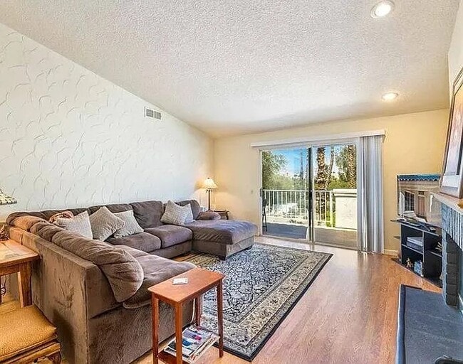 Building Photo - 336 Desert Falls Dr E