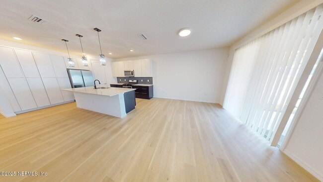 Building Photo - 152 Red Barn Rd