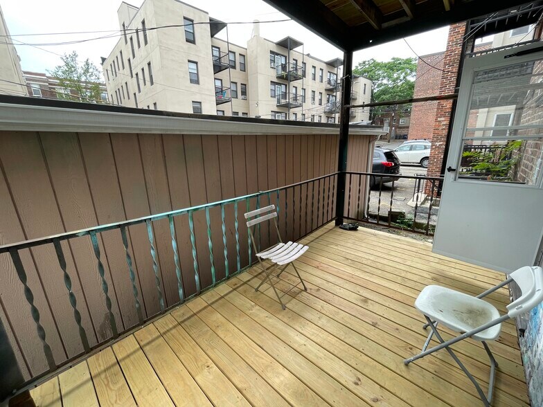 Building Photo - 322 Summit Ave