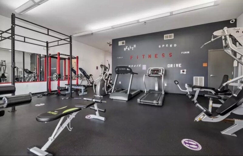 Building Photo - 333 Nelson St SW