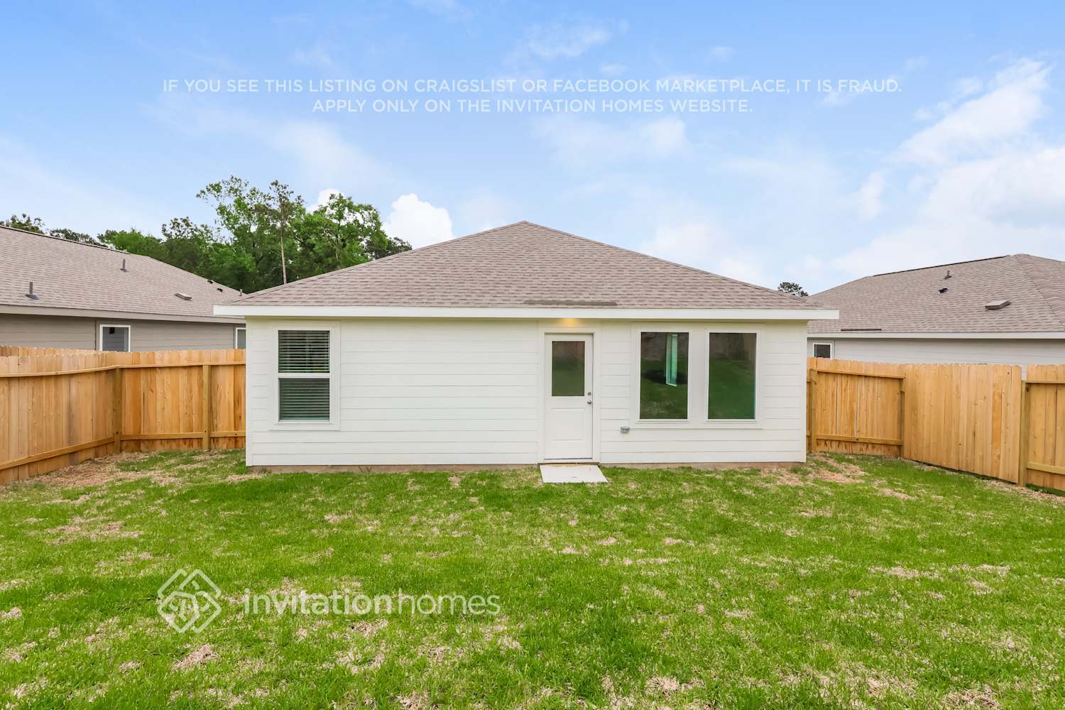 Building Photo - 15211 Abella Dr