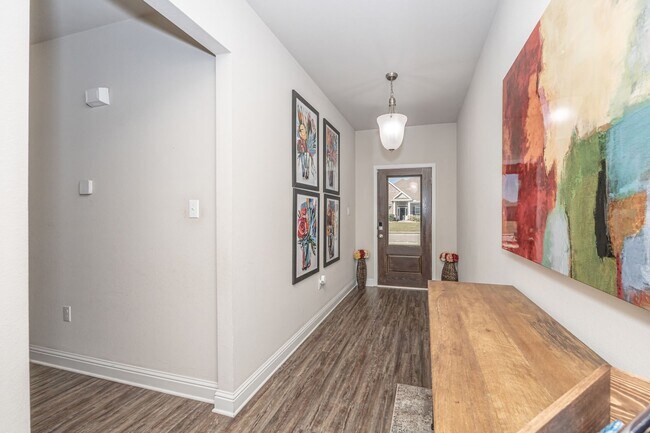 Building Photo - Beautiful 4 Bedroom 3 Bath Home!