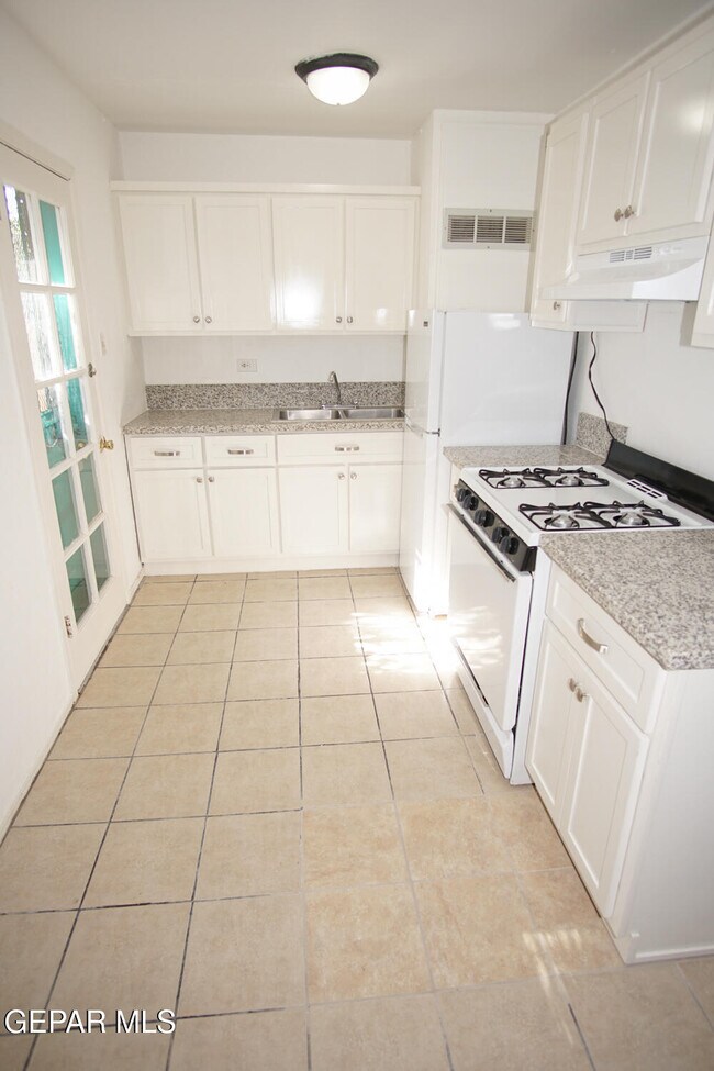 Building Photo - 3803 Tyler Ave