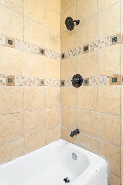 Building Photo - 5470 Spencer Dr