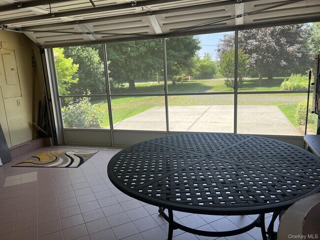 Building Photo - 215 Leon Rd