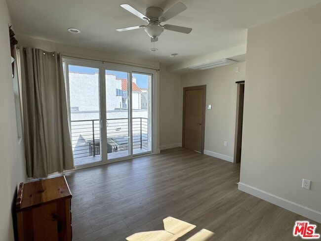 Building Photo - 823 Lorraine Blvd