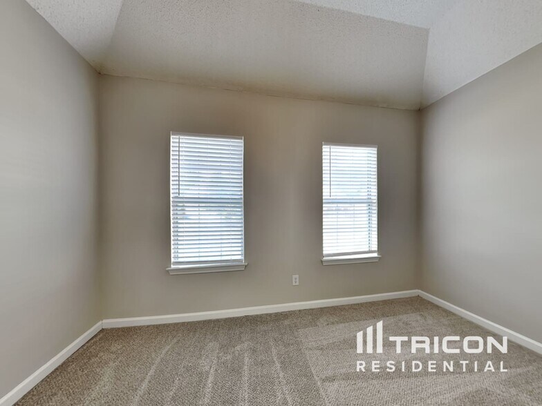 Building Photo - 390 Cascade Rise Ct SW
