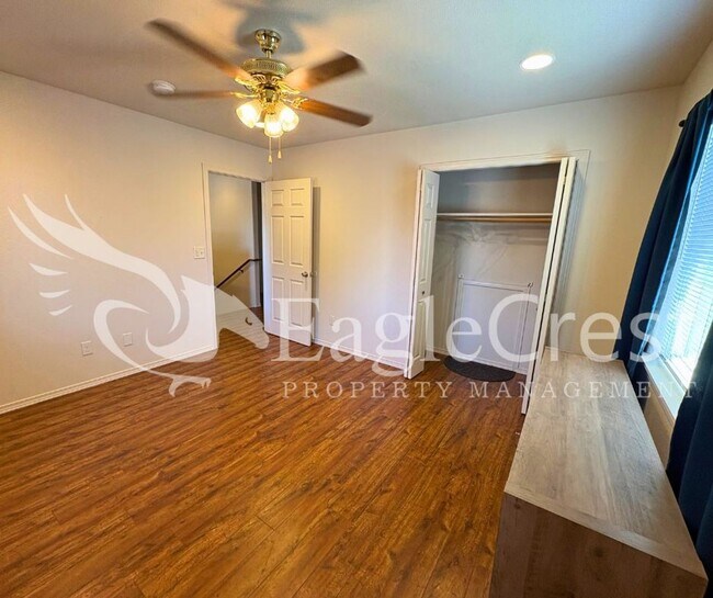 Building Photo - Spacious 3-Bedroom, 2-Bath Home on a Corner Lot-Students Encouraged To Apply