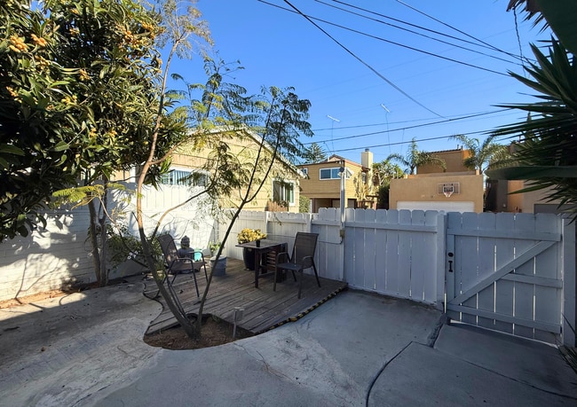 Building Photo - Cozy 2BR with Serene Courtyard Escape