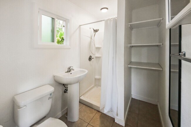 Building Photo - California Ave  - Multi