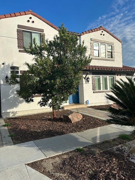 Building Photo - 10224 La Reina Ave