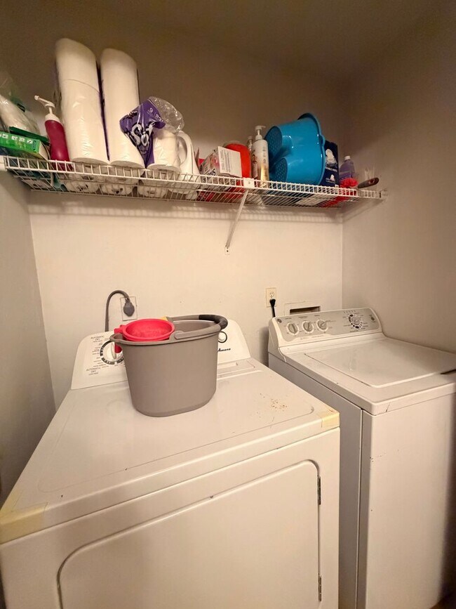 Building Photo - 2 Bed/ 2 Bath Near FSU