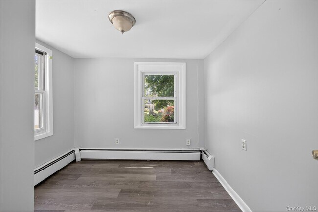 Building Photo - 4 Riverview Ave