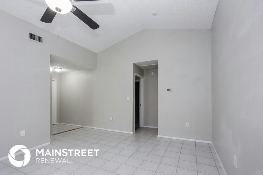 Building Photo - 834 Cinnamon Dr