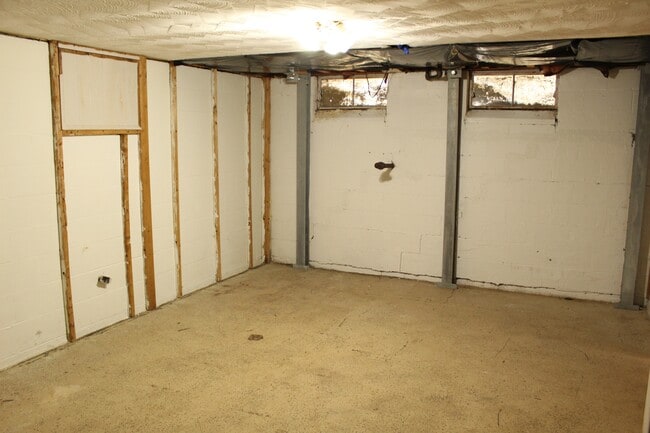 Building Photo - 3301 Scottwood Rd