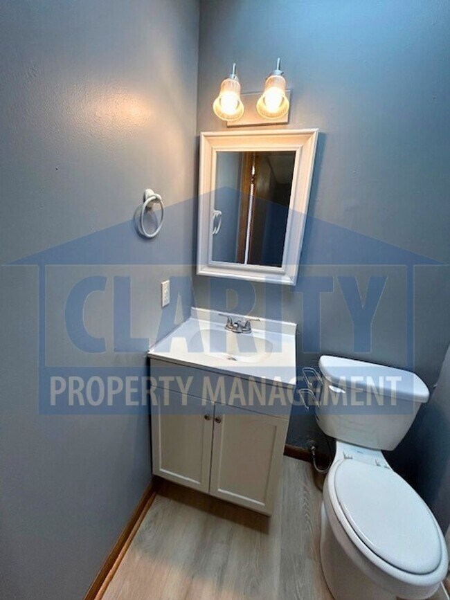 Building Photo - Single Family Home with a Spacious Yard!