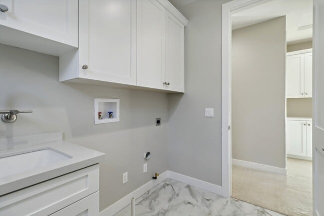 Building Photo - 2942 Copley Ave