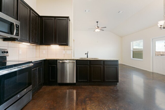 Building Photo - New Braunfels~ Beautiful Luxury 3 Bdrm~Stained Concrete Floors Throughout
