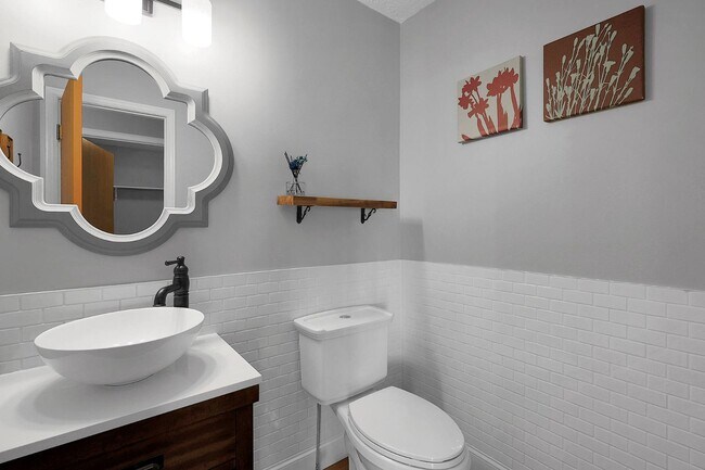 Building Photo - 299 Iris Trail Dr