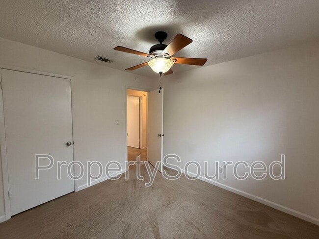 Building Photo - 6138 Greenfield Ln