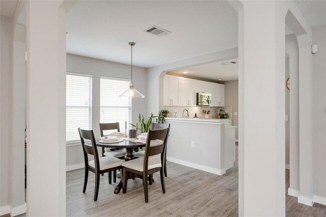 Building Photo - 1712 Anise Dr
