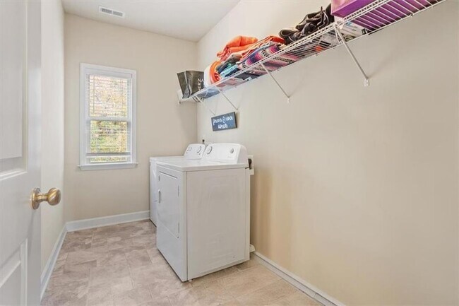 Building Photo - 821 Tramore Ct