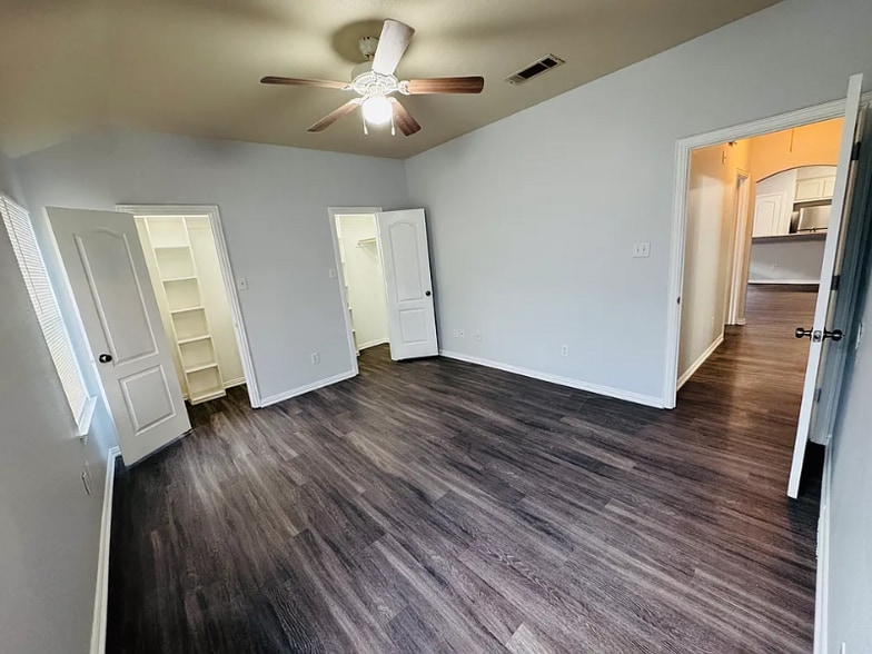 Building Photo - 5728 Swords Dr