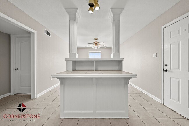 Building Photo - LOCATED MINUTES FROM LSU BASEBALL/FOOTBALL FIELD! 2 BED, 1 BATH!