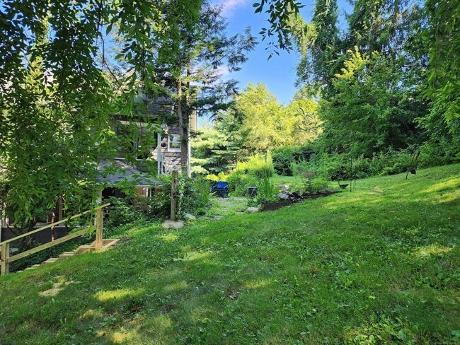 Building Photo - 54 W Branchville Rd