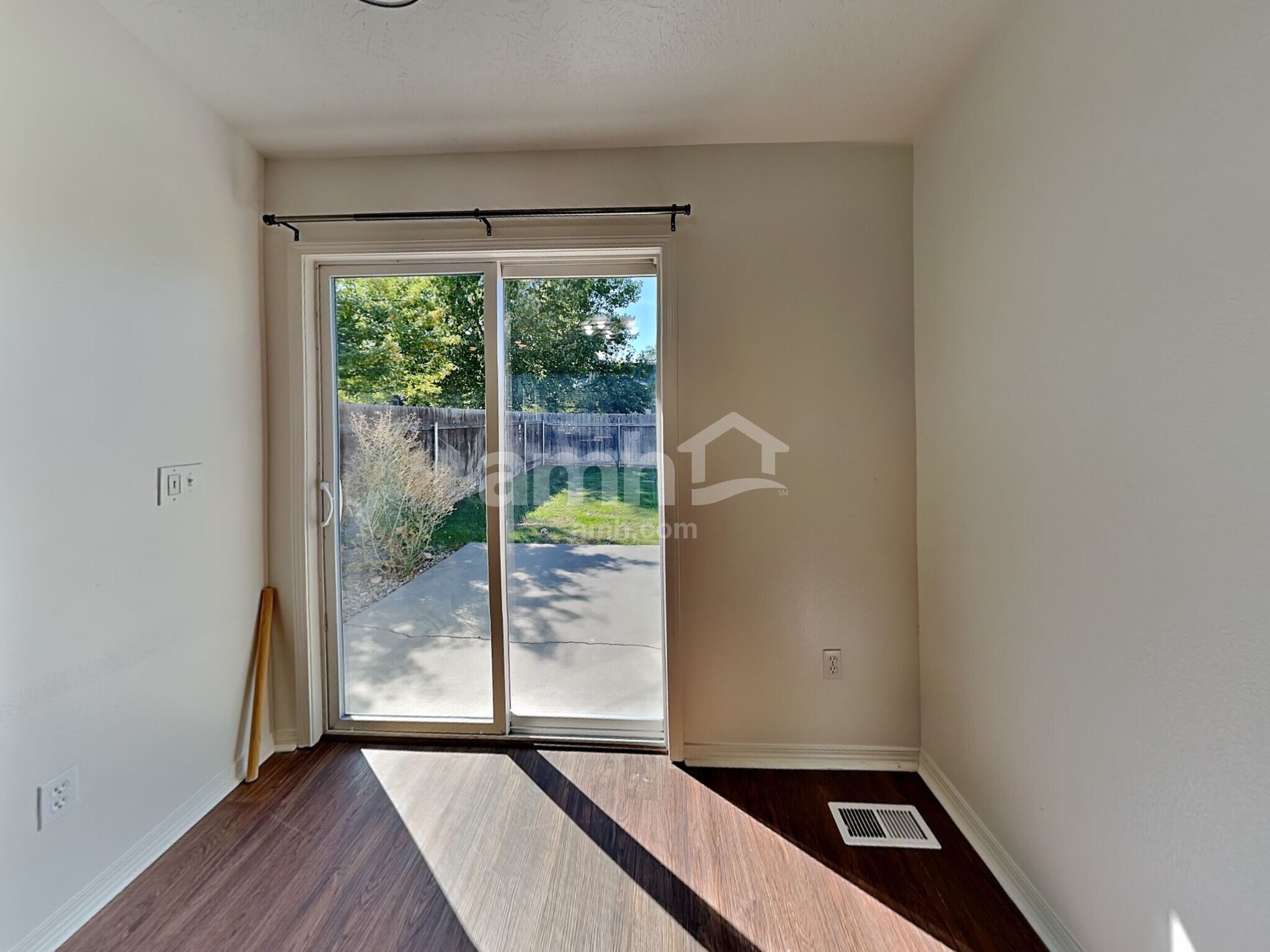 Building Photo - 3261 N Maplestone Ave