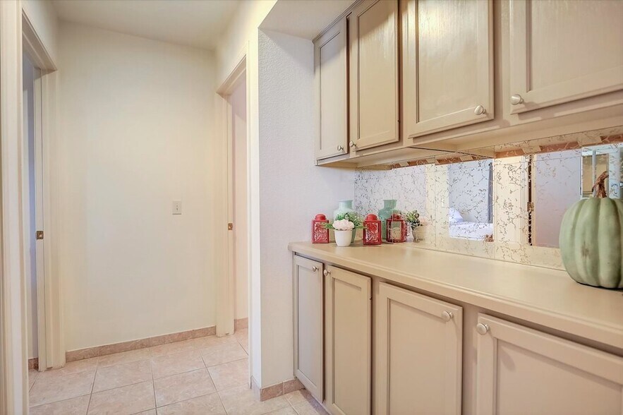 Building Photo - 3013 Sungold Dr