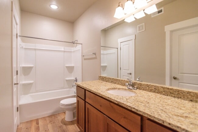 Building Photo - 600 W 400 S