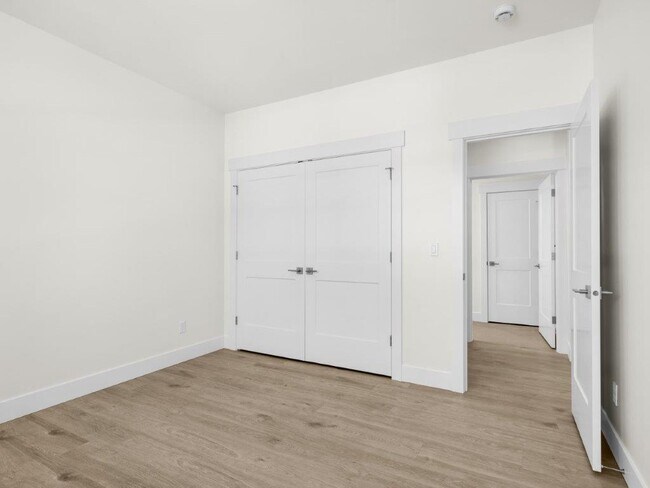 Building Photo - 1386 Seabright Wy