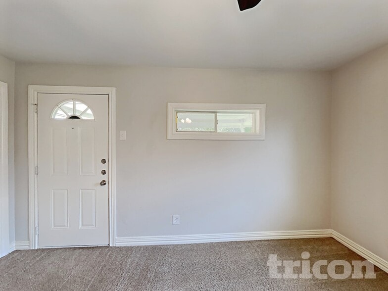 Building Photo - 7541 Christie Ln