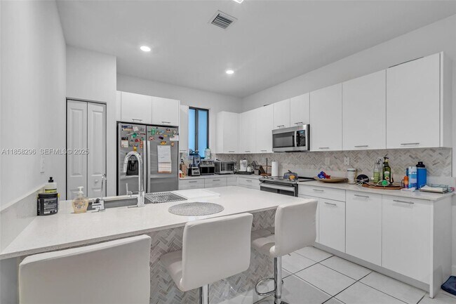 Building Photo - 4450 NW 83rd Pkwy