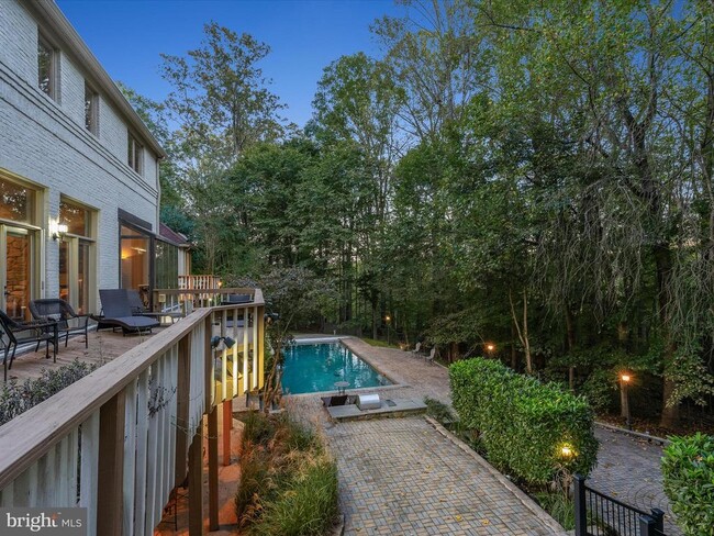 Building Photo - 1 Lake Potomac Ct